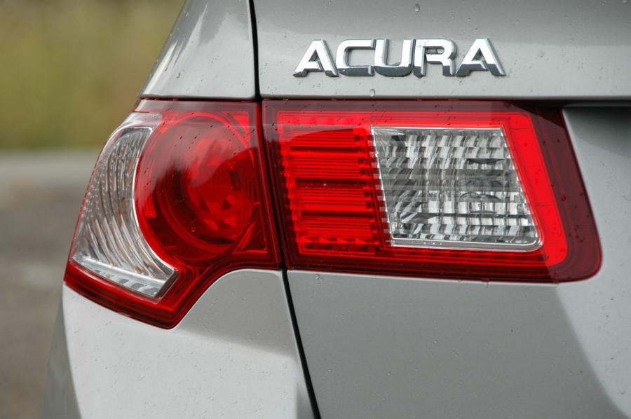 Логотип Acura TSX V6 2010 года  (фото 82 из 87)